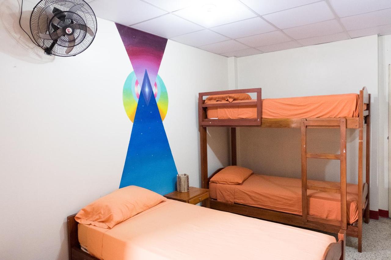 Hostel Nucapacha Гуаякиль Экстерьер фото