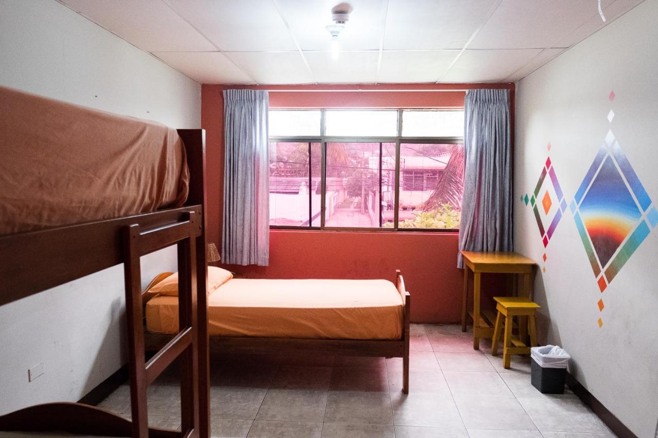 Hostel Nucapacha Гуаякиль Экстерьер фото