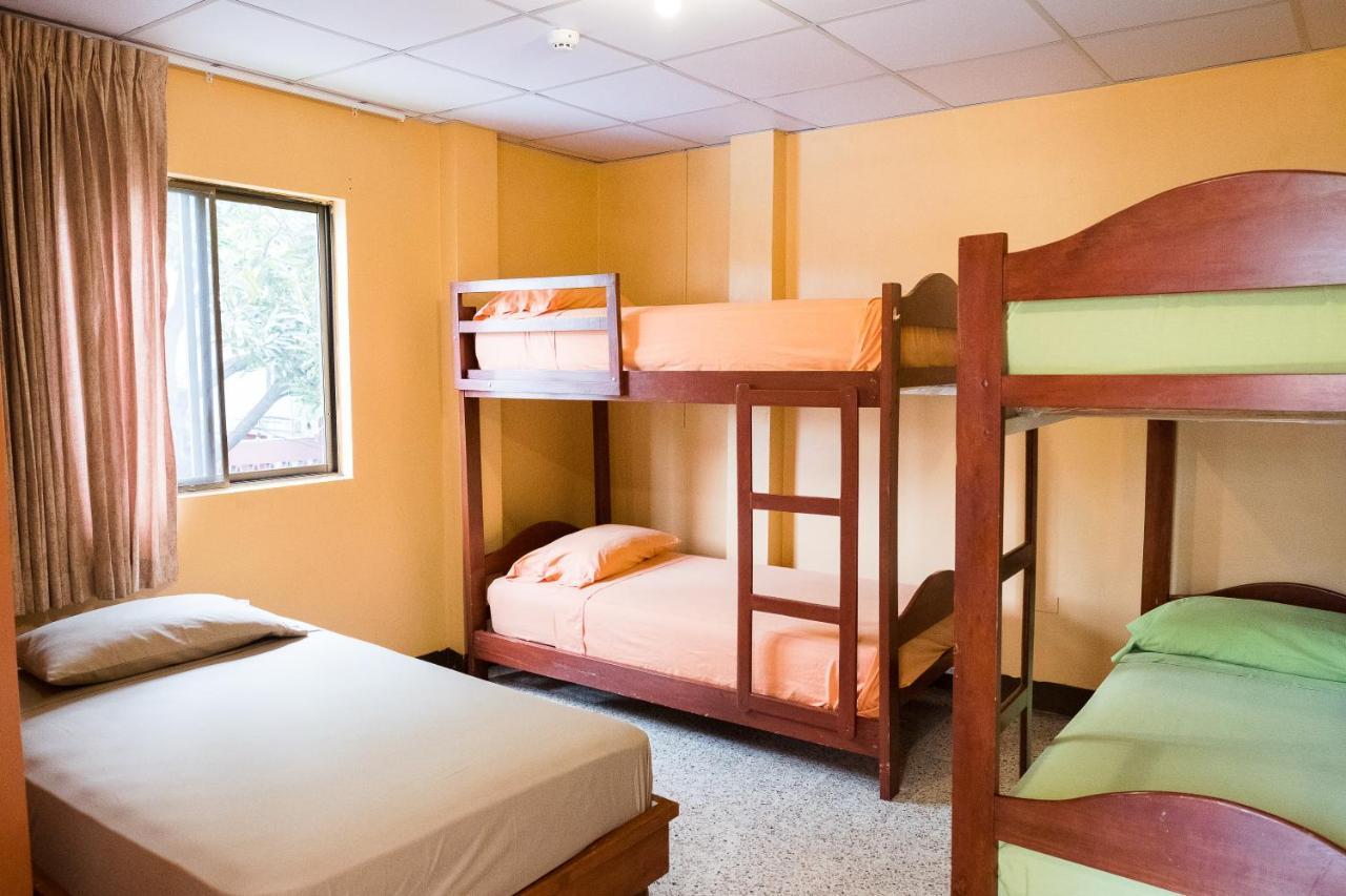 Hostel Nucapacha Гуаякиль Экстерьер фото